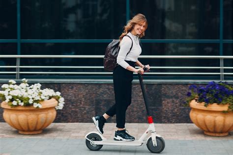 How Fast Do Electric Scooters Go: Unraveling the Speed Mysteries and Beyond